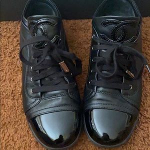 Chanel black captoe CC shoes size37